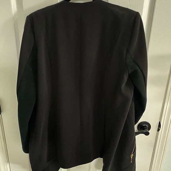 Black Blazer - Picture 3 of 3